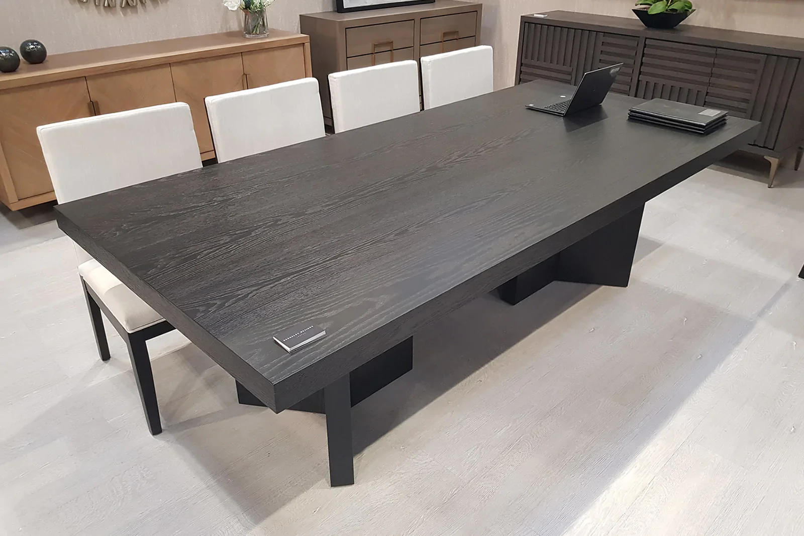 Berkeley Designs Sorrento Modern Design 10-Seater Dining Table in Textured Dark Oak Veneer - Image 3